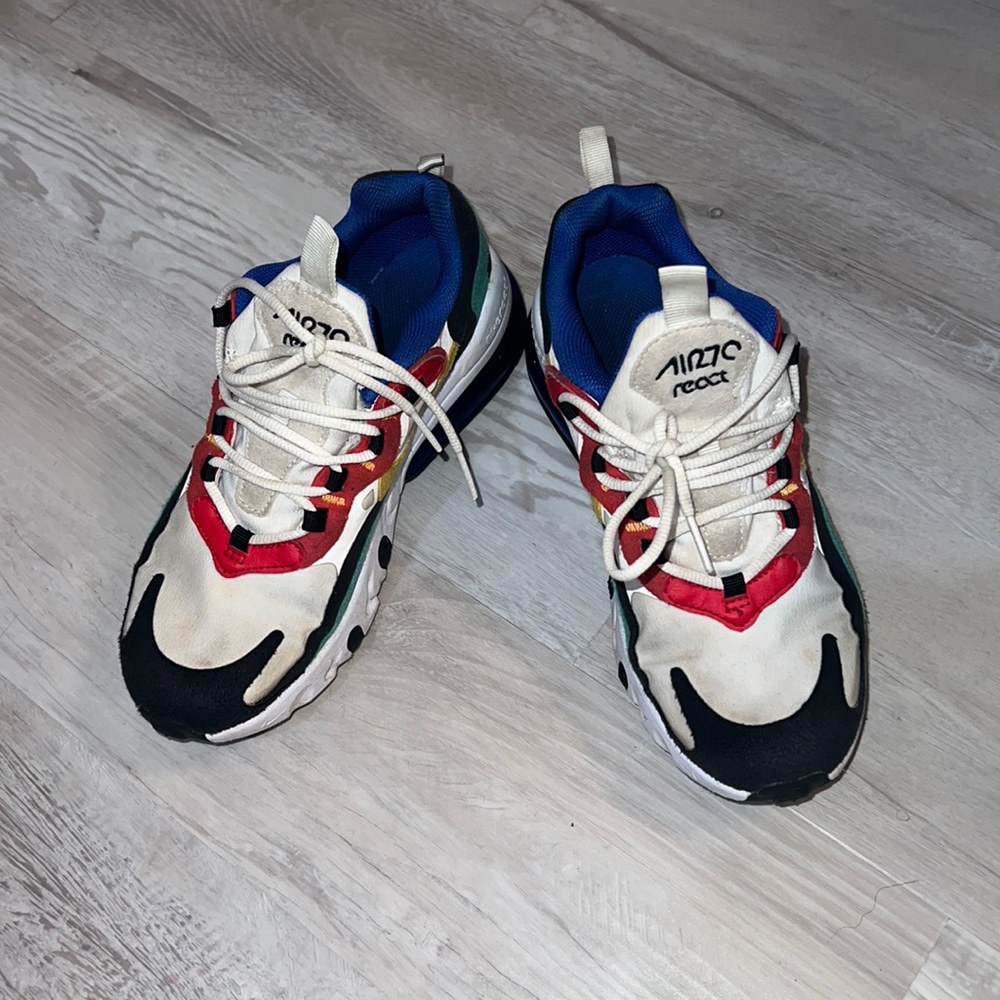 Nike Air Max 270 React GS Size
US/5Y Running Shoes...